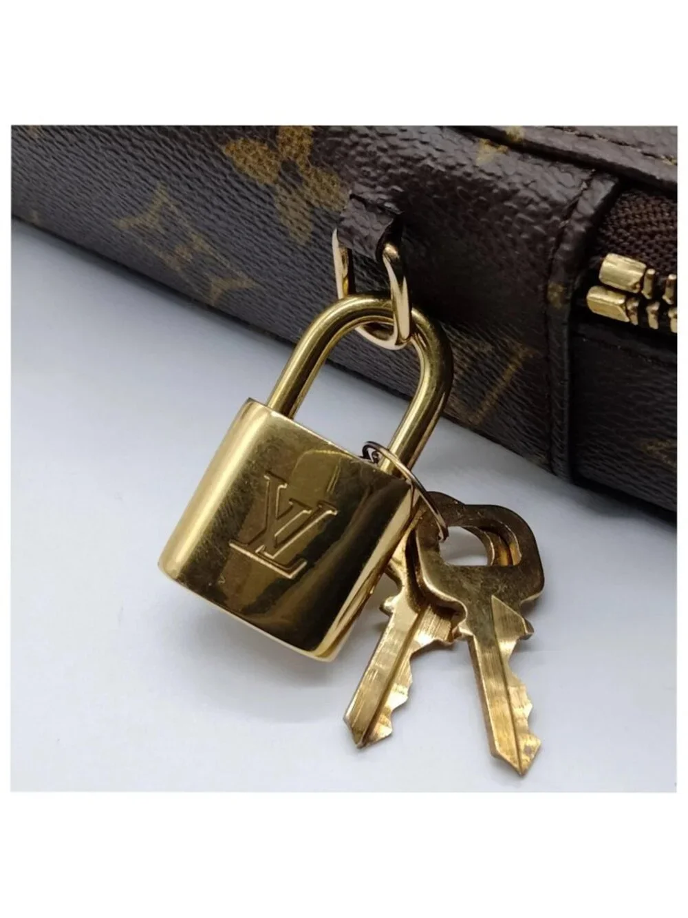 Louis Vuitton classic louis